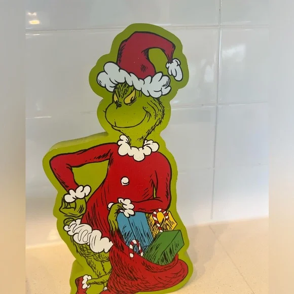 Dr. Seuss Grinch Holiday Decor - Green and Red Delight - Picture 2 of 5